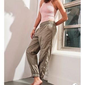 FREE PEOPLE MOVEMENT THE WAY HOME JOGGER SIZE L